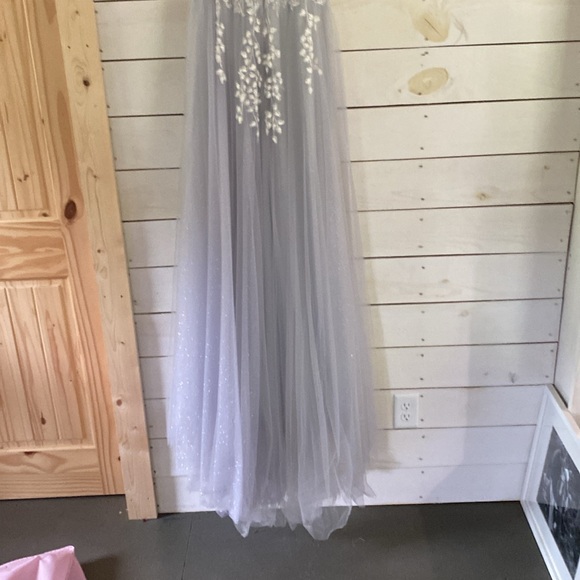 Prom dress size 6, plenty of length, slight train. - Picture 9 of 11